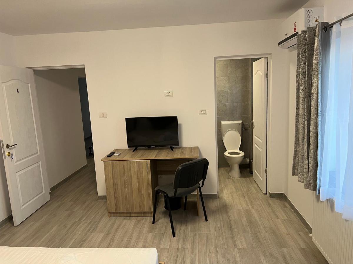 Vila Palade Corbu  Bagian luar foto